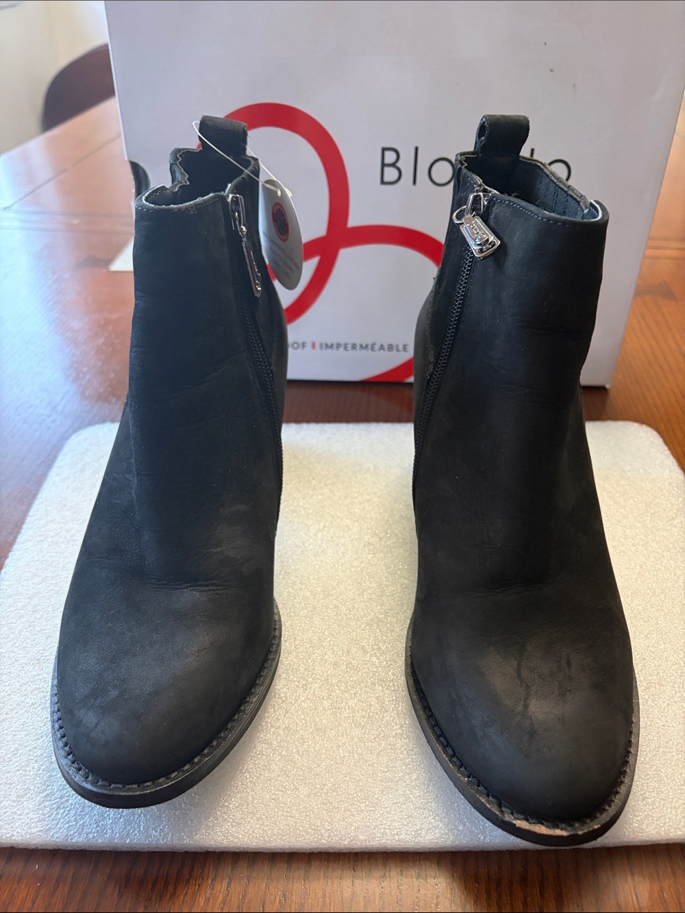 Blondo , Black Women's Side-Zip Ankle Booties with Pull Tab